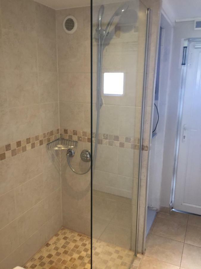Clinton'S Green B&B Bracknell Dış mekan fotoğraf